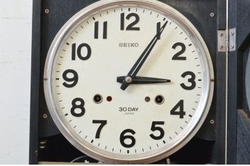 和製アンティーク　ペイント仕上げ限定　SEIKO(セイコー)　昔懐かしい雰囲気を醸し出す掛け時計(柱時計、古時計、振り子時計)(R-072244)