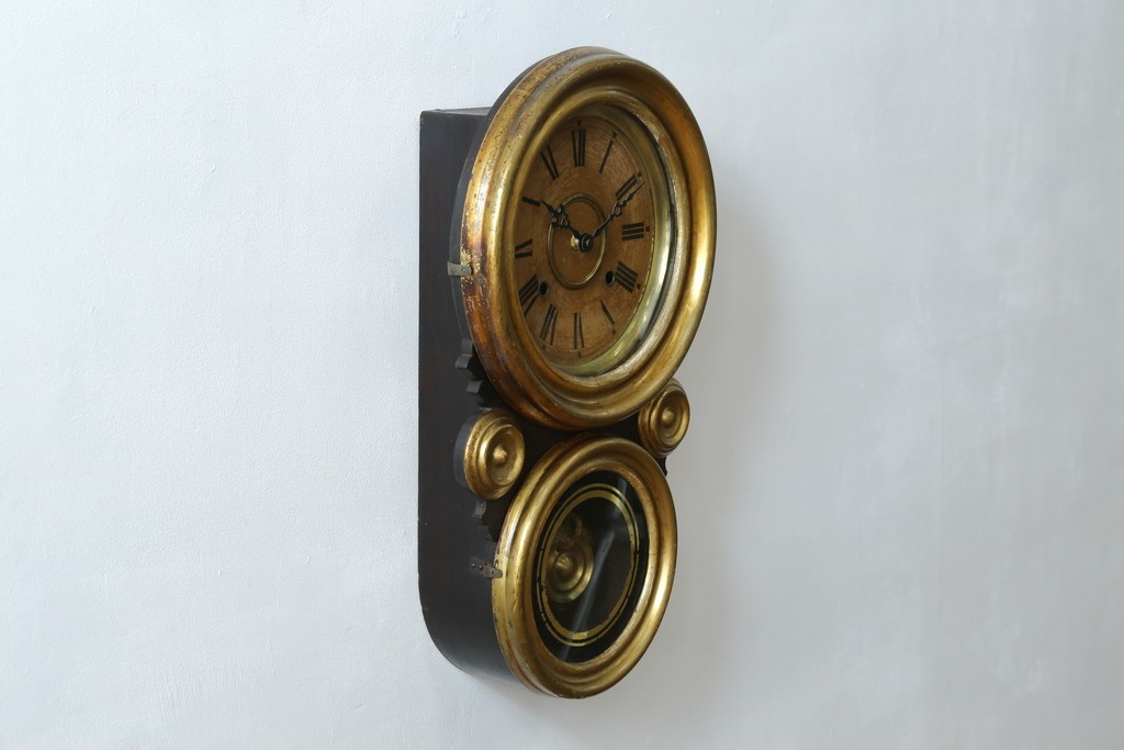 アンティーク時計　アメリカ　E. INGRAHAM&CO(イングラハム)　振り子の意匠が魅力的な四つ丸本だるま時計　(R-072248)