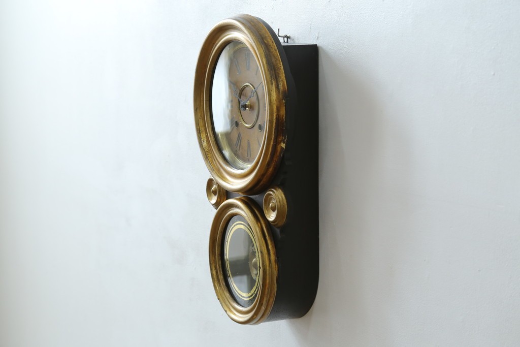 アンティーク時計　アメリカ　E. INGRAHAM&CO(イングラハム)　振り子の意匠が魅力的な四つ丸本だるま時計　(R-072248)