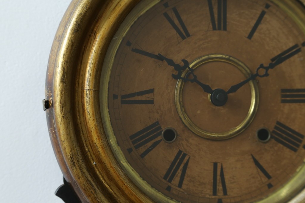 アンティーク時計　アメリカ　E. INGRAHAM&CO(イングラハム)　振り子の意匠が魅力的な四つ丸本だるま時計　(R-072248)