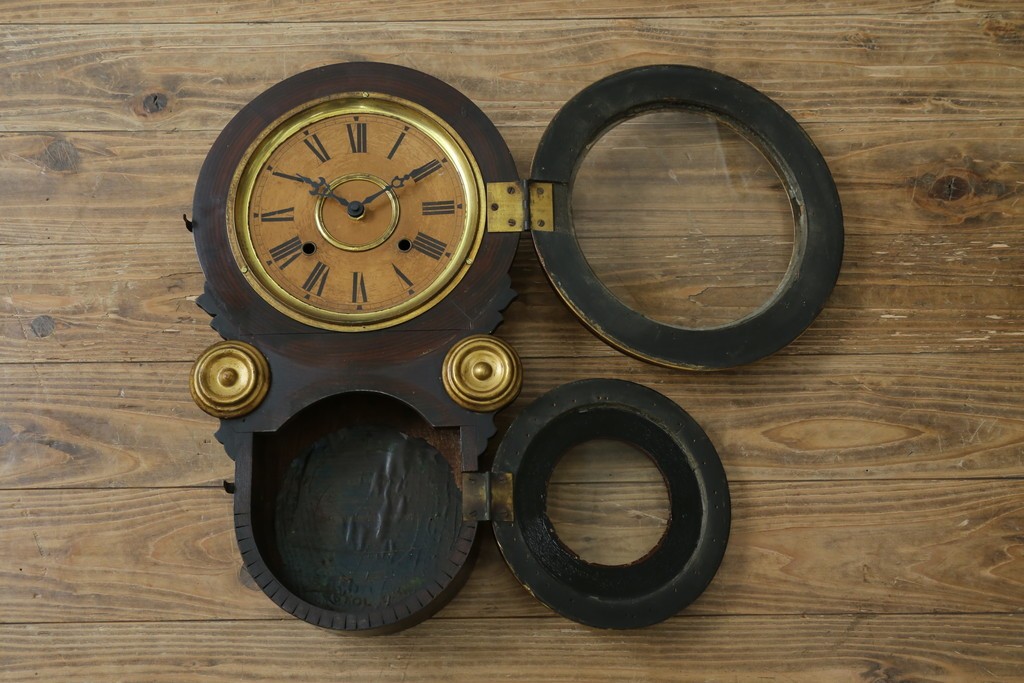 アンティーク時計　アメリカ　E. INGRAHAM&CO(イングラハム)　振り子の意匠が魅力的な四つ丸本だるま時計　(R-072248)