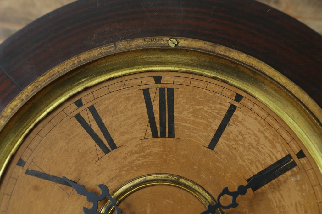 アンティーク時計　アメリカ　E. INGRAHAM&CO(イングラハム)　振り子の意匠が魅力的な四つ丸本だるま時計　(R-072248)