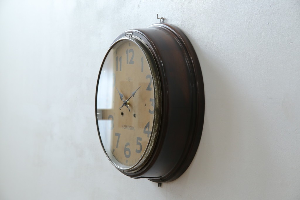 和製アンティーク　精工舎(SEIKOSHA、セイコー)　丸形　レトロなデザインが魅力的な掛け時計　(R-072254)