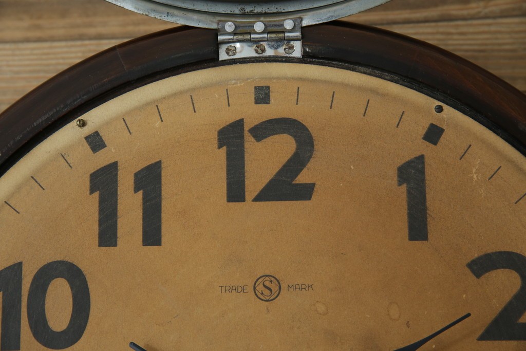 和製アンティーク　精工舎(SEIKOSHA、セイコー)　丸形　レトロなデザインが魅力的な掛け時計　(R-072254)