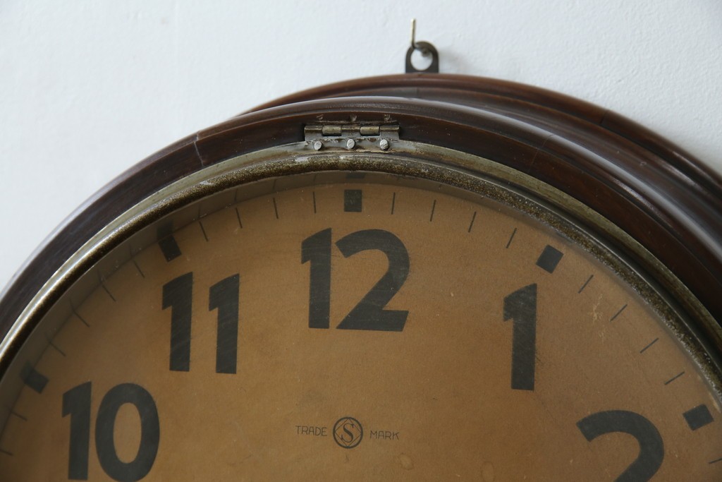 和製アンティーク　精工舎(SEIKOSHA、セイコー)　丸形　レトロなデザインが魅力的な掛け時計　(R-072254)