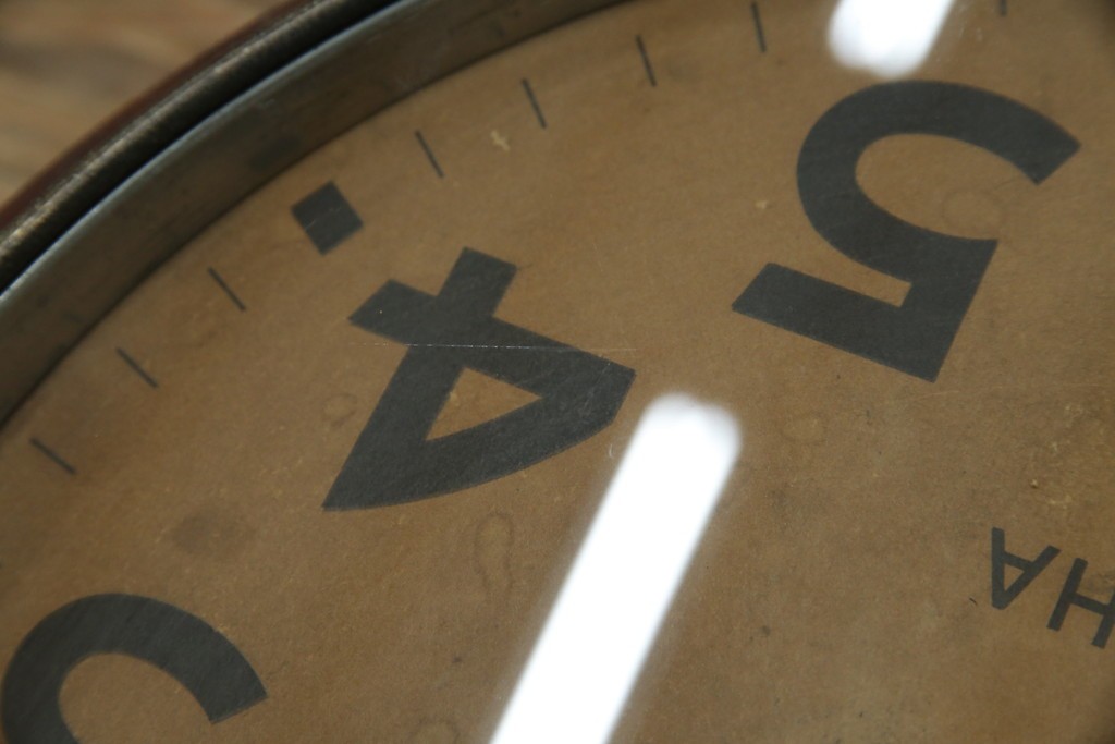 和製アンティーク　精工舎(SEIKOSHA、セイコー)　丸形　レトロなデザインが魅力的な掛け時計　(R-072254)