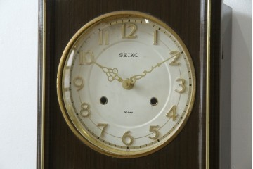 和製ヴィンテージ　SEIKO(セイコー)　30DAY　インデックス(数字)と針の金色がお洒落な掛け時計　(R-072277)