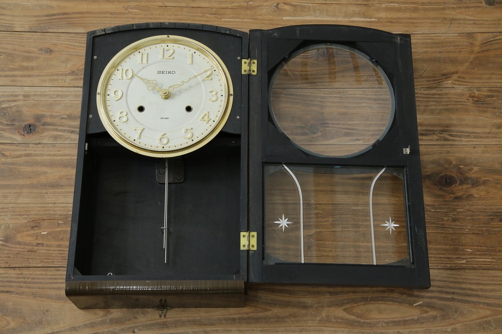 和製ヴィンテージ　SEIKO(セイコー)　30DAY　インデックス(数字)と針の金色がお洒落な掛け時計　(R-072277)
