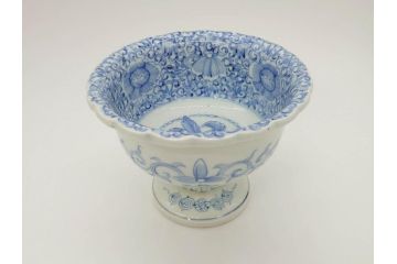 伊万里　染付　花唐草　繊細に描かれた線描が見事な盃洗(杯洗、コンポート、フルーツボウル、果物入れ、高台鉢、和食器)(R-072281)