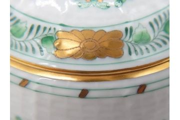 ヘレンド　ハンガリー　HEREND HVNGARY　インドの華　清楚な色合いとデザインが素敵なシュガーポット(HUNGARY、グリーン、洋食器、ボンボン入れ、小物入れ)(R-072283)