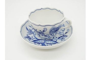 ドイツ　マイセン　Meissen　ブルーオニオン　美しい意匠が上品な雰囲気を高めるカップ&ソーサー2客セット(洋食器、C&S)(R-072288)