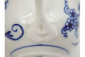 ドイツ　マイセン　Meissen　ブルーオニオン　美しい意匠が上品な雰囲気を高めるカップ&ソーサー2客セット(洋食器、C&S)(R-072288)