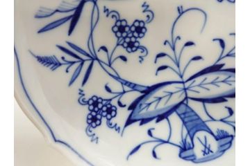 ドイツ　マイセン　Meissen　ブルーオニオン　美しい意匠が上品な雰囲気を高めるカップ&ソーサー2客セット(洋食器、C&S)(R-072288)
