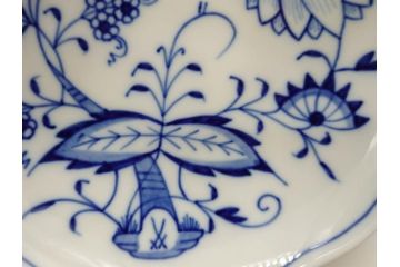 ドイツ　マイセン　Meissen　ブルーオニオン　美しい意匠が上品な雰囲気を高めるカップ&ソーサー2客セット(洋食器、C&S)(R-072288)