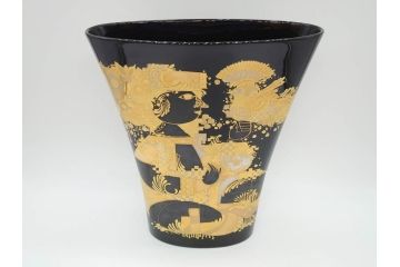 Rosenthal(ローゼンタール)　Bjorn Wiinblad(ビョルン・ヴィンブラッド)　ゴールドの煌びやかなデザインに魅了されるフラワーベース(花瓶、花入、花器)(R-072289)