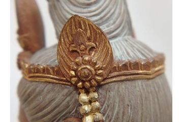 昭和　観世音菩薩　木彫　金彩　彩絵　細かい所までつくり込まれた仏像(加賀向正運?、置物、オブジェ、観音像、共箱付き)(R-072290)