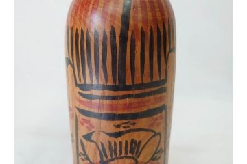 秋田木地山　小椋久太郎　約44cm　約36cm　大小　懐かしい雰囲気を醸し出すこけし2体セット(郷土人形玩具、伝統工芸、民芸品、置物、木彫)(R-072292)