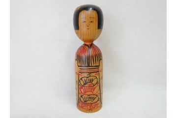 秋田木地山　小椋久太郎　約44cm　約36cm　大小　懐かしい雰囲気を醸し出すこけし2体セット(郷土人形玩具、伝統工芸、民芸品、置物、木彫)(R-072292)