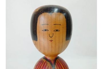 秋田木地山　小椋久太郎　約44cm　約36cm　大小　懐かしい雰囲気を醸し出すこけし2体セット(郷土人形玩具、伝統工芸、民芸品、置物、木彫)(R-072292)