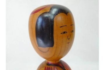 秋田木地山　小椋久太郎　約44cm　約36cm　大小　懐かしい雰囲気を醸し出すこけし2体セット(郷土人形玩具、伝統工芸、民芸品、置物、木彫)(R-072292)