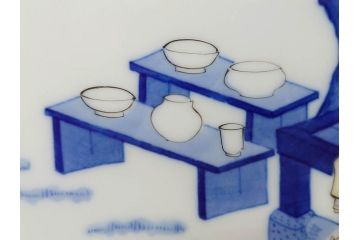 人間国宝　十三代　酒井田柿右衛門　染錦　初代図　約29cm　9.4寸　丁寧に描かれた図柄に魅了される飾皿(輪花、稜花、桔梗縁、額皿、飾り皿、共箱付き、皿立てスタンド付、大皿、和皿、九寸四分)(R-072300)