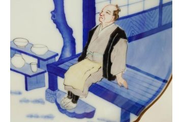 人間国宝　十三代　酒井田柿右衛門　染錦　初代図　約29cm　9.4寸　丁寧に描かれた図柄に魅了される飾皿(輪花、稜花、桔梗縁、額皿、飾り皿、共箱付き、皿立てスタンド付、大皿、和皿、九寸四分)(R-072300)