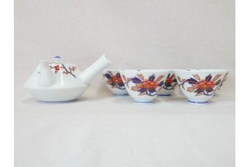香蘭社　染錦　磁藝工房謹製　丁寧に絵付けされた鮮やかな花たちがアクセントになる茶器セット(茶器揃、急須、湯呑み5客、湯のみ、茶道具、和食器、共箱付き、磁芸工房)(R-072302)