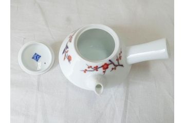 香蘭社　染錦　磁藝工房謹製　丁寧に絵付けされた鮮やかな花たちがアクセントになる茶器セット(茶器揃、急須、湯呑み5客、湯のみ、茶道具、和食器、共箱付き、磁芸工房)(R-072302)