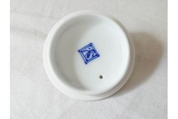 香蘭社　染錦　磁藝工房謹製　丁寧に絵付けされた鮮やかな花たちがアクセントになる茶器セット(茶器揃、急須、湯呑み5客、湯のみ、茶道具、和食器、共箱付き、磁芸工房)(R-072302)