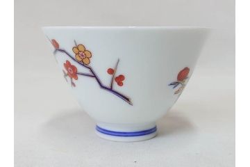 香蘭社　染錦　磁藝工房謹製　丁寧に絵付けされた鮮やかな花たちがアクセントになる茶器セット(茶器揃、急須、湯呑み5客、湯のみ、茶道具、和食器、共箱付き、磁芸工房)(R-072302)