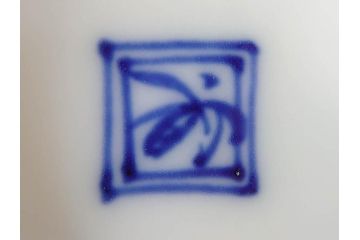 香蘭社　染錦　磁藝工房謹製　丁寧に絵付けされた鮮やかな花たちがアクセントになる茶器セット(茶器揃、急須、湯呑み5客、湯のみ、茶道具、和食器、共箱付き、磁芸工房)(R-072302)