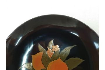 大正〜昭和初期　輪島塗　果物　蒔絵　それぞれ大胆に描かれた図柄が素敵な銘々皿5客セット(枇杷、葡萄、銀杏、石榴(柘榴)、桃、漆器、菓子器、和食器、中皿、和皿、木箱付き、袋付き)(R-072303)