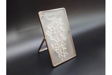 アンティーク　1920年代　レア　ルネ・ラリック(R.LALIQUE)　マスカット(葡萄)　珍しいデザインながらも取り入れやすいメニューホルダー(メニュー立て、メニュースタンド、ガラス、ギャルリーオルフェ(GALERIE ORPHEE)、案内、看板、箱付き)(R-072304)