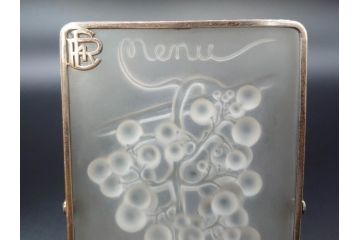 アンティーク　1920年代　レア　ルネ・ラリック(R.LALIQUE)　マスカット(葡萄)　珍しいデザインながらも取り入れやすいメニューホルダー(メニュー立て、メニュースタンド、ガラス、ギャルリーオルフェ(GALERIE ORPHEE)、案内、看板、箱付き)(R-072304)