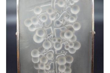 アンティーク　1920年代　レア　ルネ・ラリック(R.LALIQUE)　マスカット(葡萄)　珍しいデザインながらも取り入れやすいメニューホルダー(メニュー立て、メニュースタンド、ガラス、ギャルリーオルフェ(GALERIE ORPHEE)、案内、看板、箱付き)(R-072304)