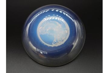 1926年　ルネ・ラリック(R.LALIQUE)　キツネ　オパルセントガラス　手彫りで作られた意匠が美しいピントレイ(ギャルリーオルフェ(GALERIE ORPHEE)、灰皿、オブジェ、アクセサリートレイ、箱付き)(R-072305)