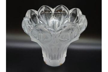 フランス　LALIQUE(ラリック)　クリスタルガラス　花のようなデザインが美しいフラワーベース(花瓶、花入、花器)(R-072307)