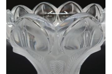 フランス　LALIQUE(ラリック)　クリスタルガラス　花のようなデザインが美しいフラワーベース(花瓶、花入、花器)(R-072307)