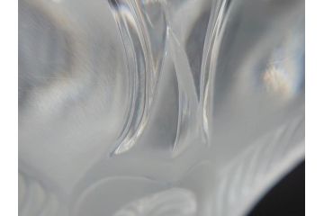 フランス　LALIQUE(ラリック)　クリスタルガラス　花のようなデザインが美しいフラワーベース(花瓶、花入、花器)(R-072307)