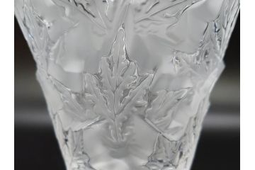 フランス　LALIQUE(ラリック)　シャンゼリゼ　クリスタル　繊細なデザインが輝きを放つフラワーベース(花瓶、花入、花器、ガラス、箱付き)(R-072308)