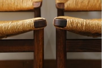 和製ビンテージ　松本民芸家具　ナラ材　アジアンテイストのお部屋におすすめなラッシチェア2脚セット(低椅子、ラウンジチェア、ダイニングチェア、椅子、イス、ヴィンテージ)(R-072327)