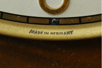アンティーク時計　ドイツ製　JUNGHANS(ユンハンス)社　木の温もりを感じるデザインが素敵な置き時計　(R-072356)