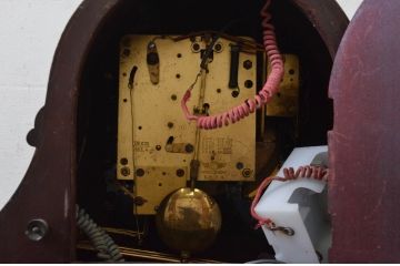 アンティーク時計　ドイツ　KIENZLE(キンツレ)　落ち着いたクラシカルな雰囲気と色味が素敵な置き時計(置時計、古時計)(R-072357)