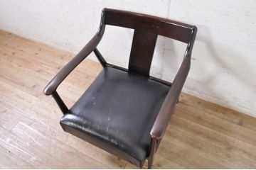 和製ビンテージ　松本民芸家具　レトロな雰囲気を醸し出す曲肘イス(1人掛けソファ、一人掛けソファ、アームチェア、椅子、イス、ダイニングチェア、ヴィンテージ)(R-072376)