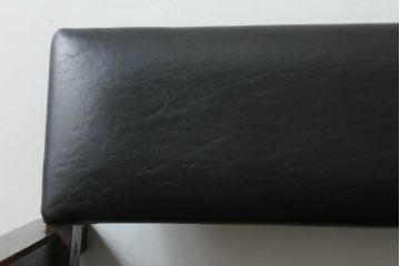 和製ビンテージ　松本民芸家具　特注　ナラ材　合皮　シンプルでスタイリッシュなアームチェア2脚セット(ダイニングチェア、椅子、イス、ヴィンテージ)(R-072377)