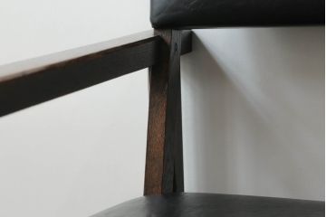 和製ビンテージ　松本民芸家具　特注　ナラ材　合皮　シンプルでスタイリッシュなアームチェア2脚セット(ダイニングチェア、椅子、イス、ヴィンテージ)(R-072377)