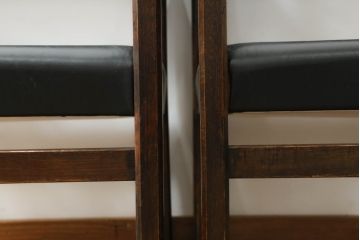和製ビンテージ　松本民芸家具　特注　ナラ材　合皮　シンプルでスタイリッシュなアームチェア2脚セット(ダイニングチェア、椅子、イス、ヴィンテージ)(R-072377)