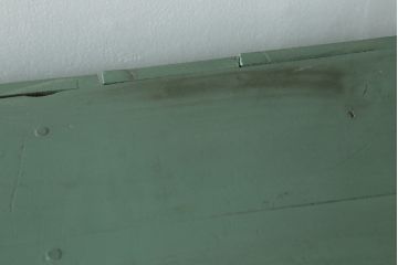 和製アンティーク　くすみカラーのペイントがレトロな雰囲気を醸し出すマス目棚(升目棚、下駄箱、収納棚、飾り棚、本棚)(R-072382)
