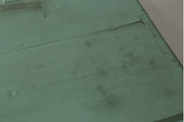 和製アンティーク　くすみカラーのペイントがレトロな雰囲気を醸し出すマス目棚(升目棚、下駄箱、収納棚、飾り棚、本棚)(R-072382)