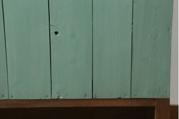 和製アンティーク　くすみカラーのペイントがレトロな雰囲気を醸し出すマス目棚(升目棚、下駄箱、収納棚、飾り棚、本棚)(R-072382)